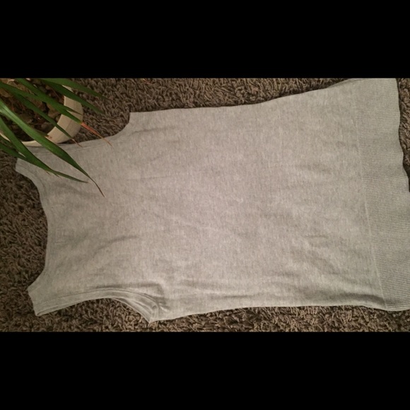 Soft and Comfortable Michael Kors Shirt✨🍁 - Picture 2 of 3